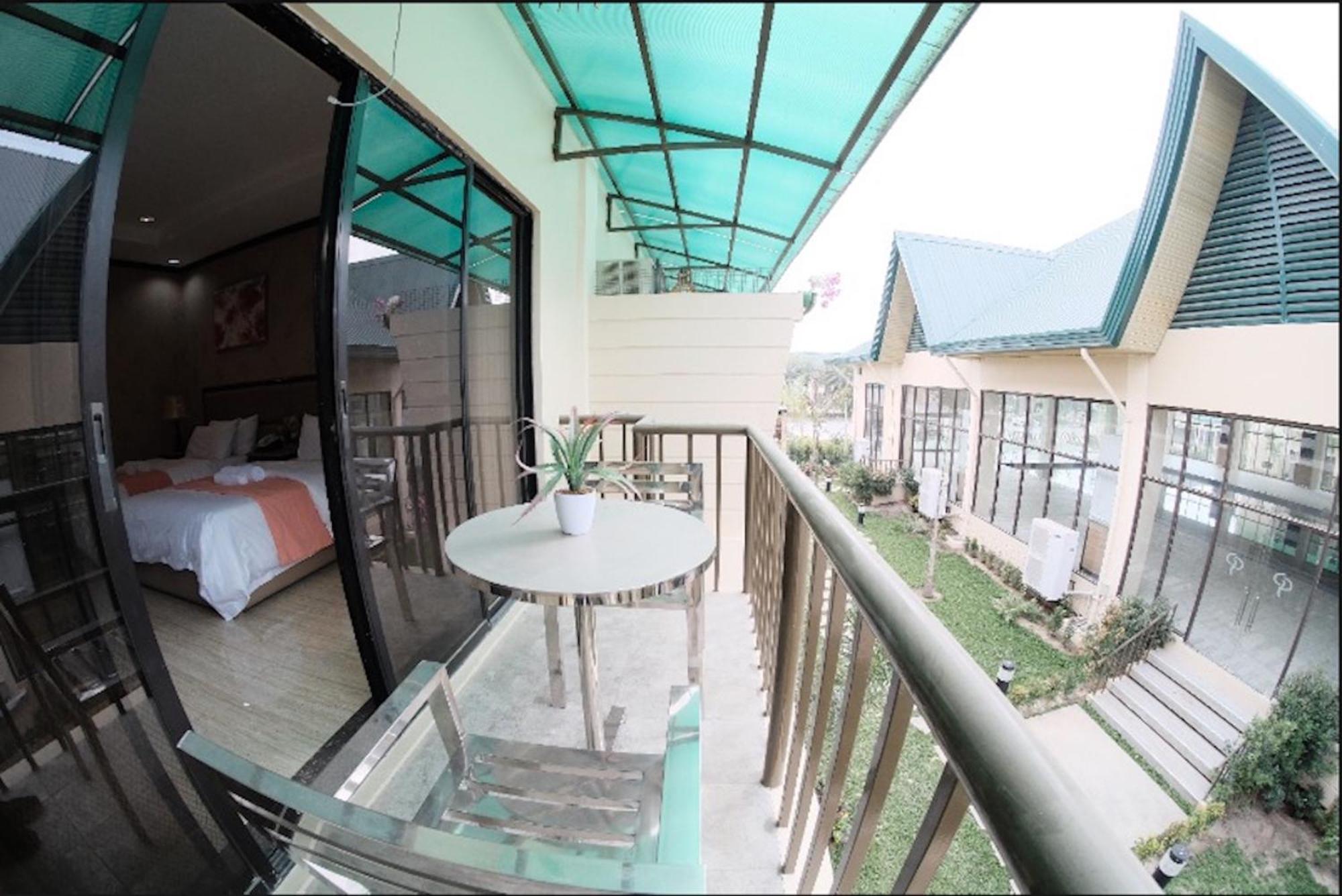 Luisita Central Park Hotel Tarlac City Номер фото
